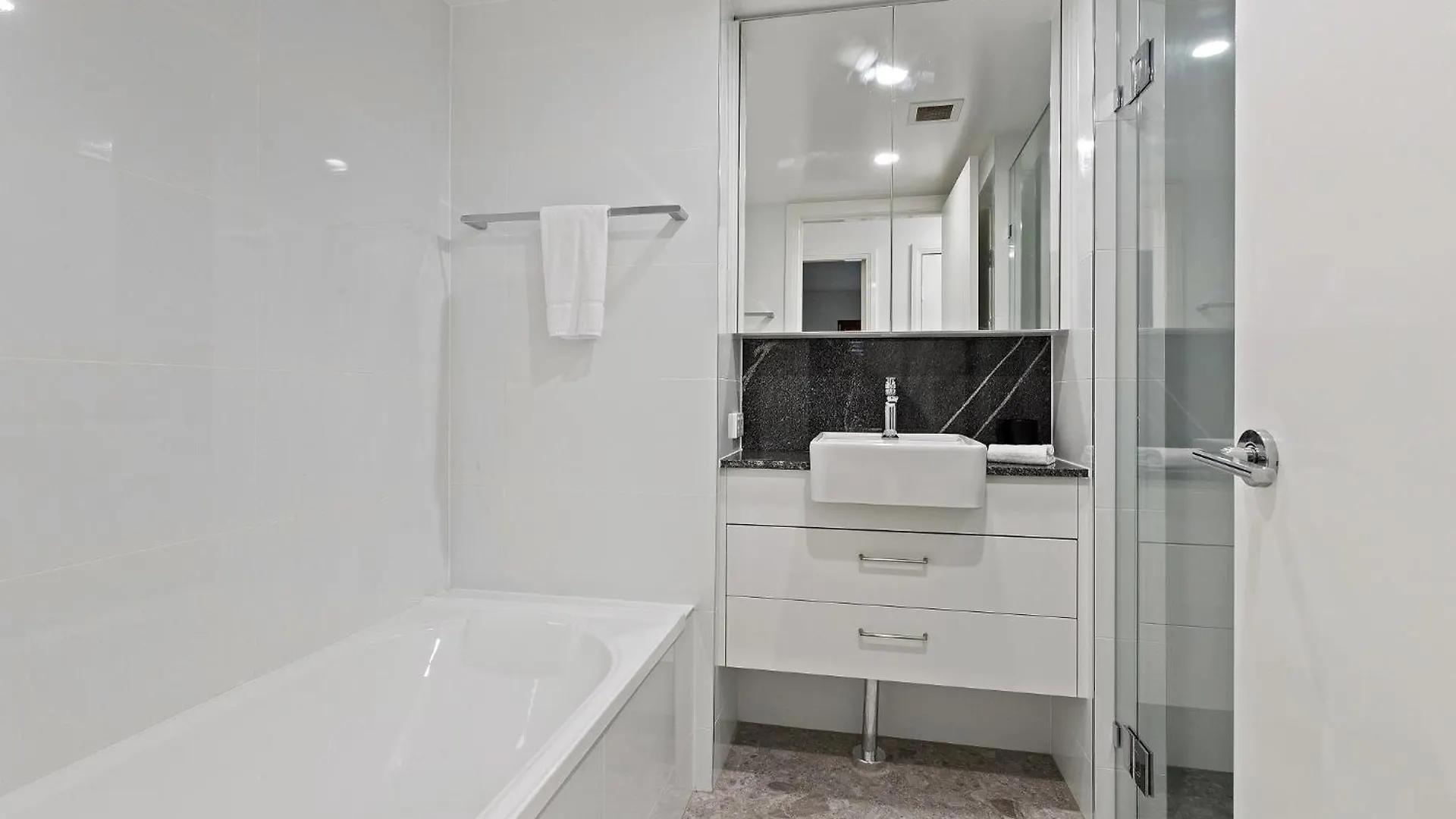 Waterview Beachside Apartment - Palms 2 Byron Bay